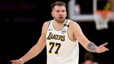 新民体育丨人家二队都没看上的人，为何却成了上海男篮的当家后卫？.