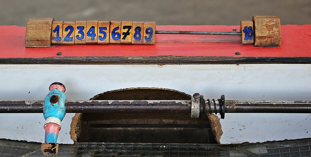 这还尴尬了！皇马夏窗结束引援，阿方索-戴维斯要么续约要么留队.